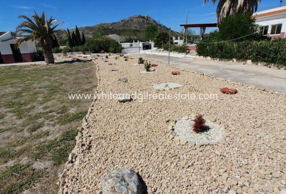 Sale - Country house  - Villena