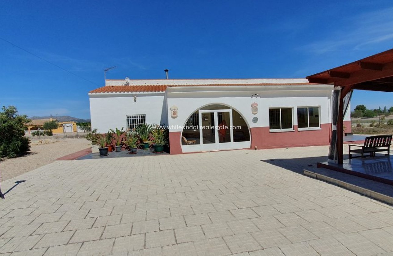 Sale - Country house  - Villena