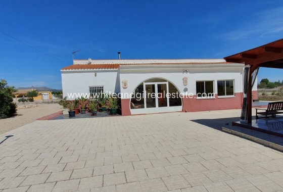 Sale - Country house  - Villena