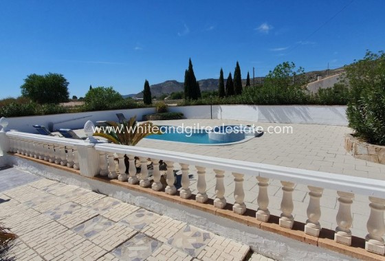 Sale - Country house  - Villena