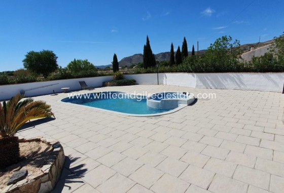 Sale - Country house  - Villena