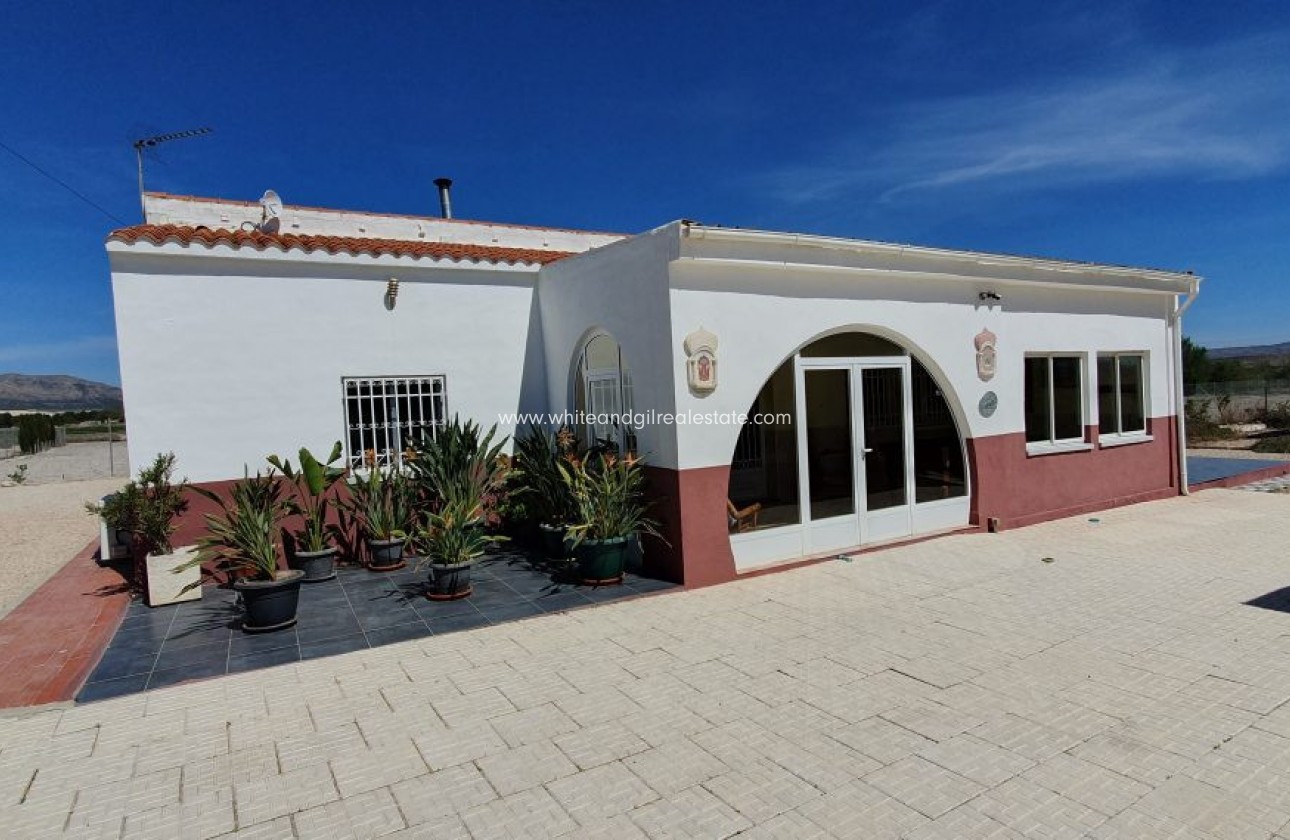 Sale - Country house  - Villena