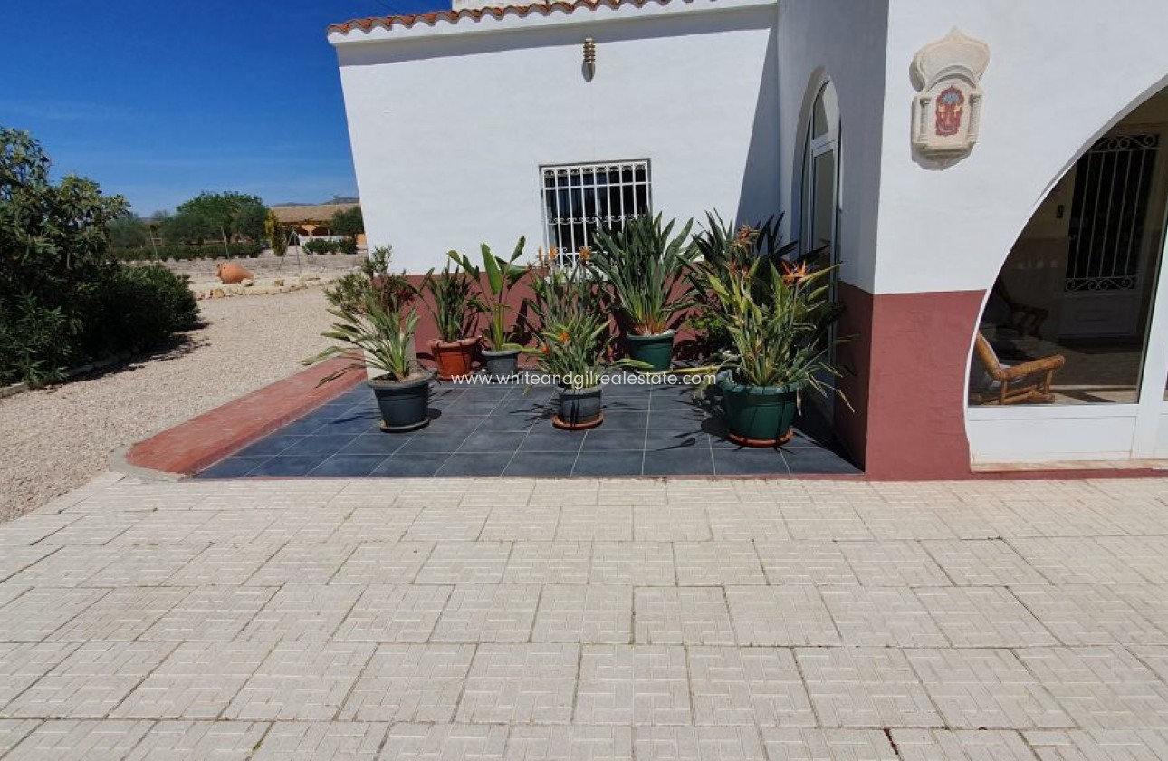 Sale - Country house  - Villena