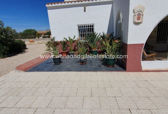 Sale - Country house  - Villena