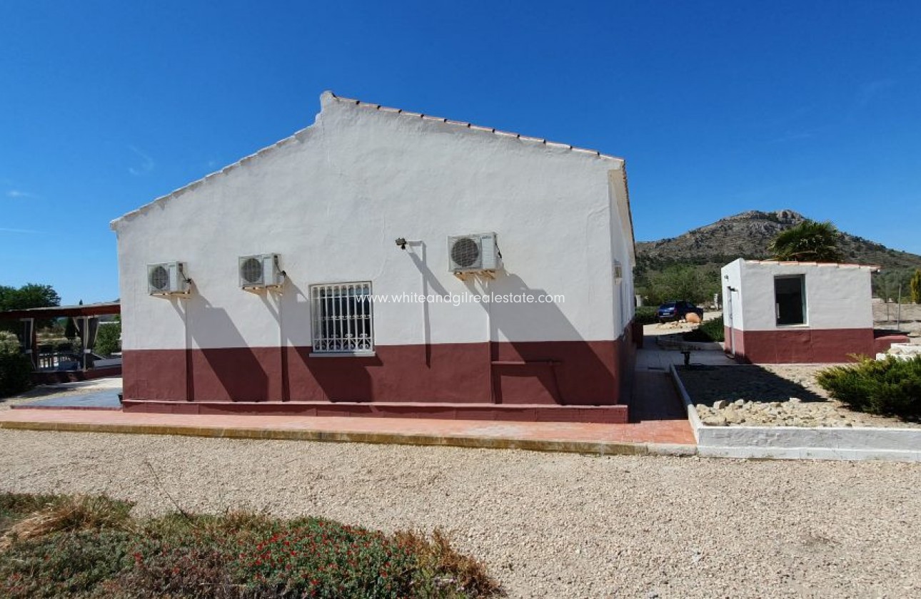 Sale - Country house  - Villena