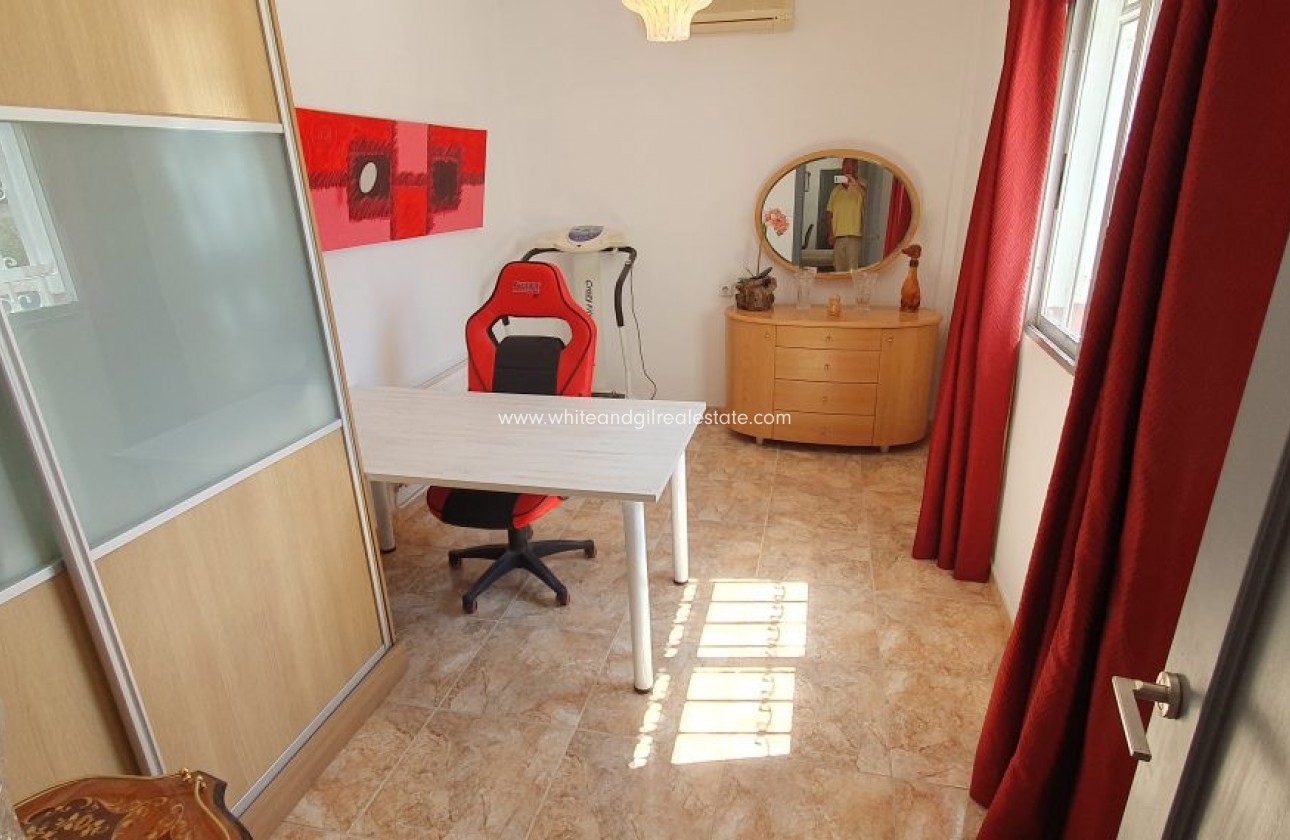 Sale - Country house  - Villena