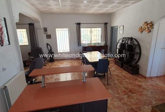 Sale - Country house  - Villena