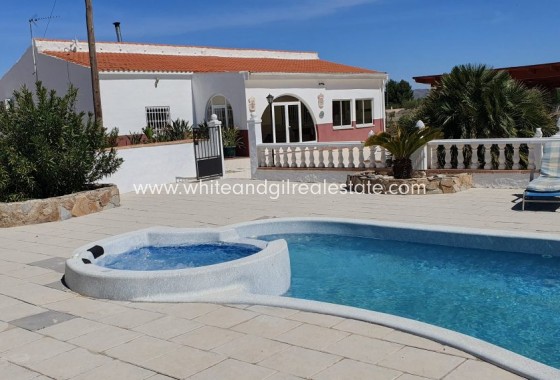 Sale - Country house  - Villena