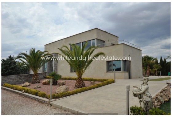 Sale - Villa  - Yecla