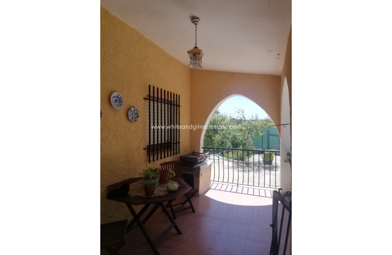 Sale - Country house  - Yecla