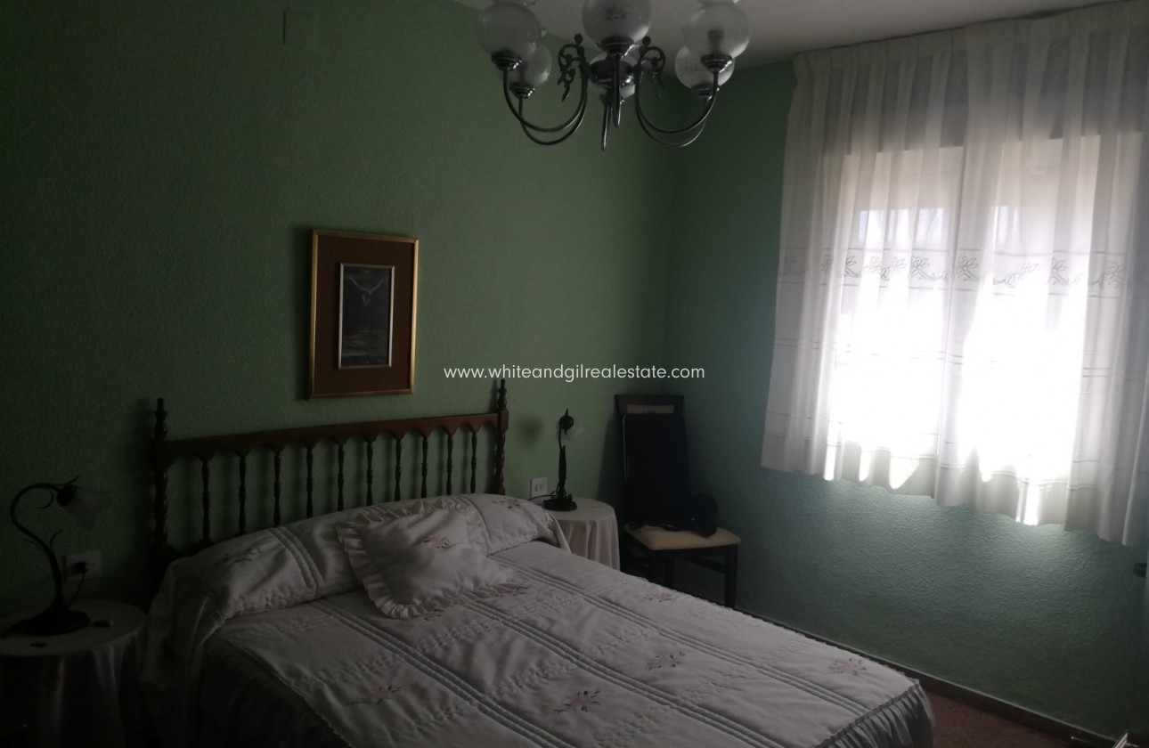 Sale - Country house  - Yecla