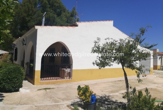 Sale - Country house  - Yecla