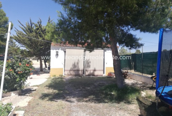 Sale - Country house  - Yecla