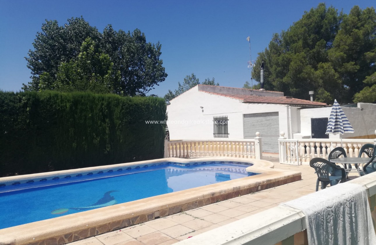 Sale - Country house  - Yecla