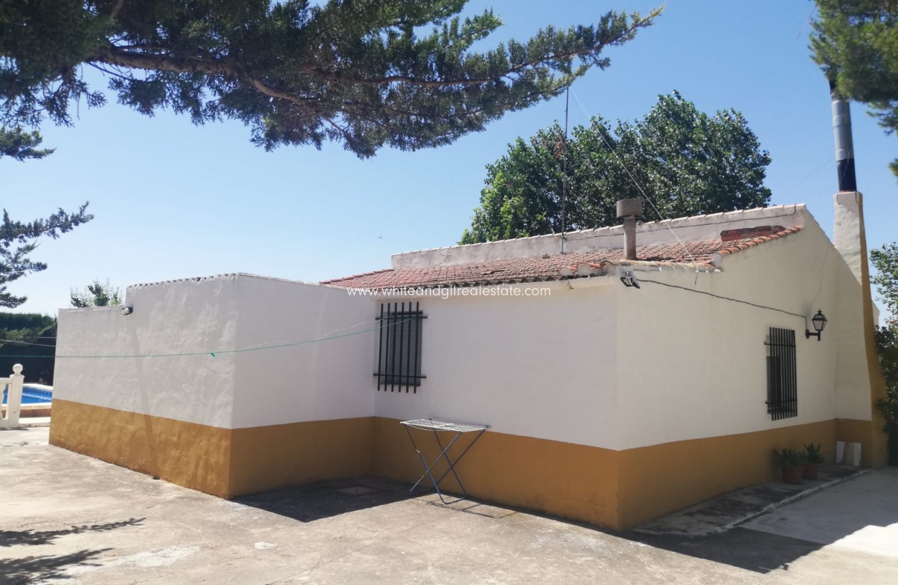 Sale - Country house  - Yecla