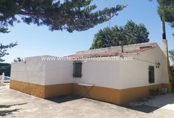 Sale - Country house  - Yecla