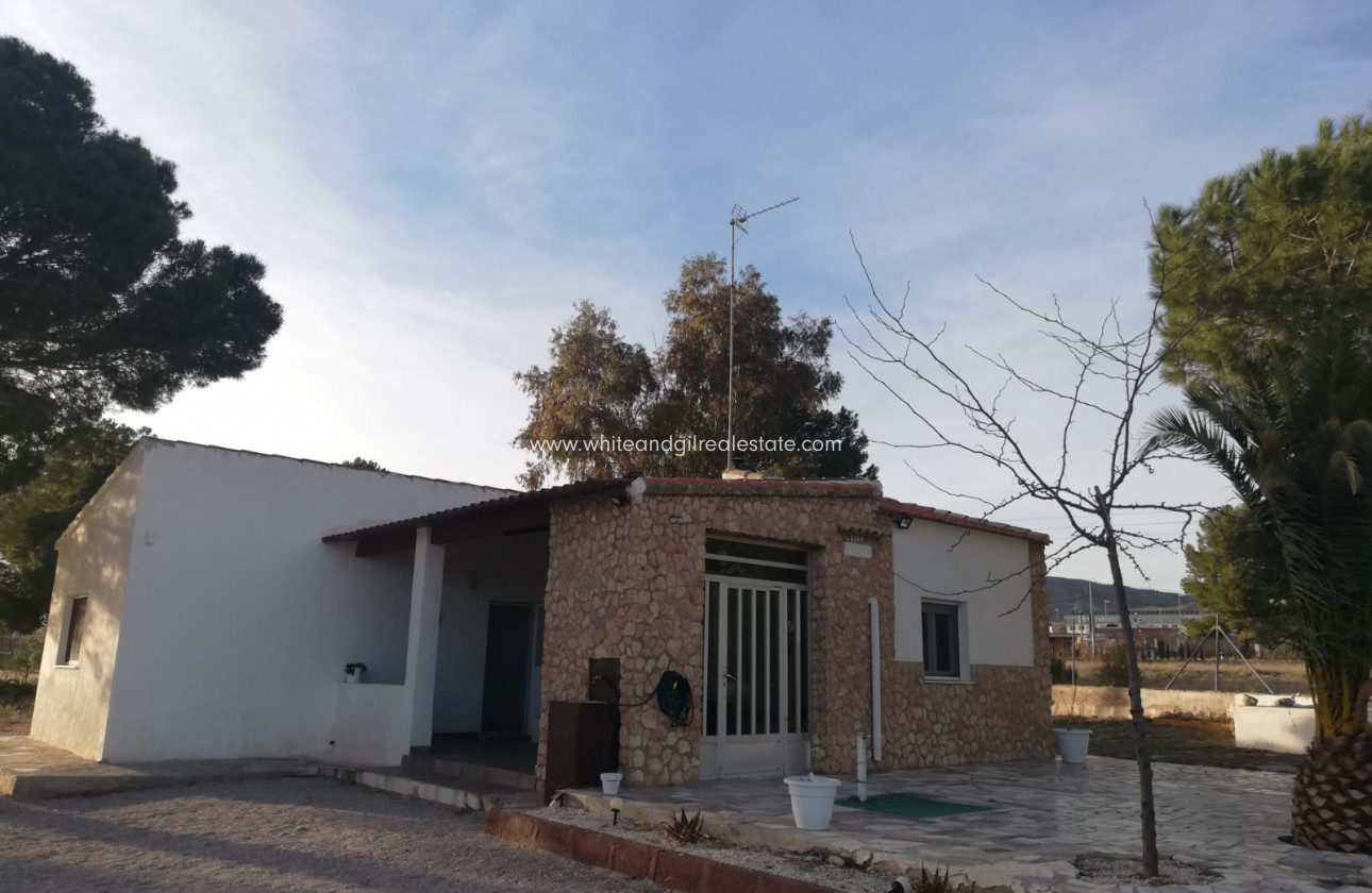 Sale - Country house  - Yecla