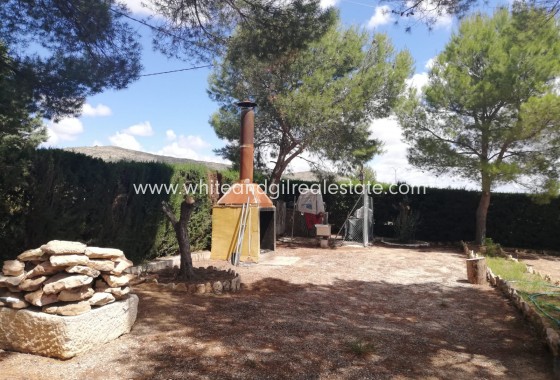 Sale - Country house  - Yecla