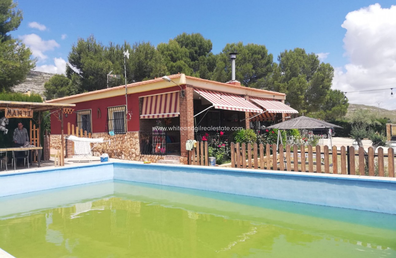 Sale - Country house  - Yecla