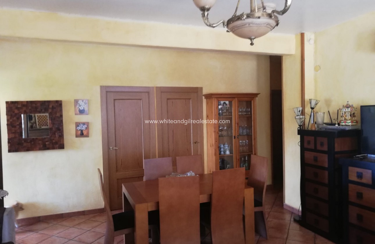 Sale - Country house  - Yecla