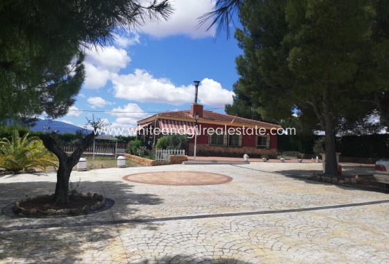 Sale - Country house  - Yecla