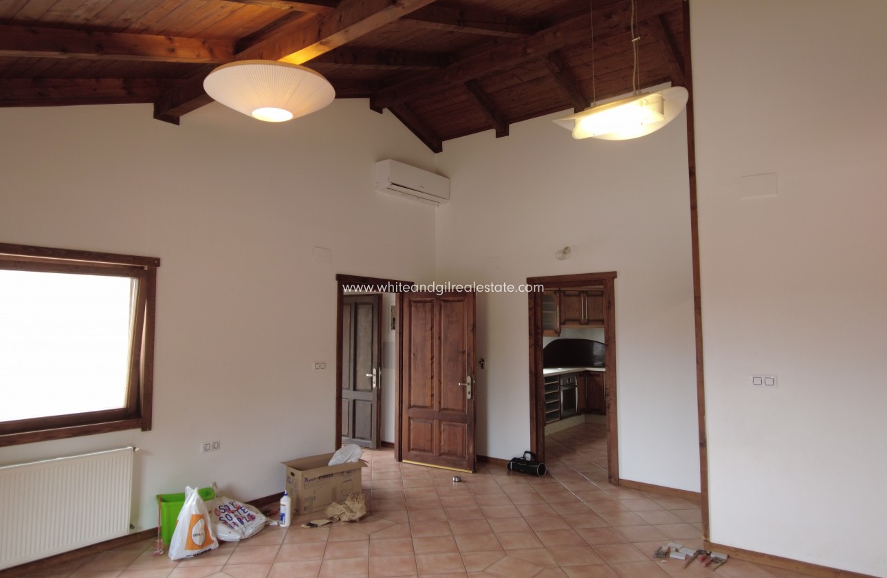 Sale - Villa  - Castalla