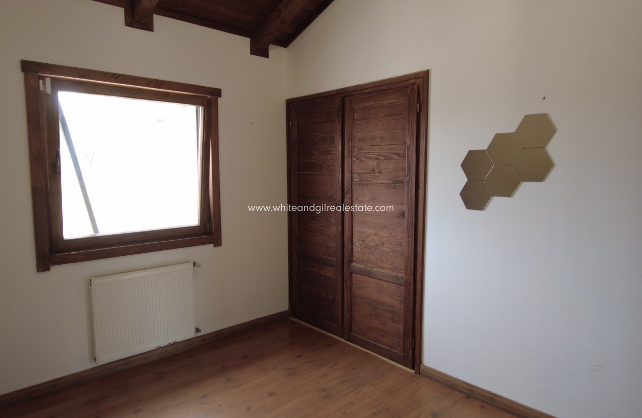 Sale - Villa  - Castalla