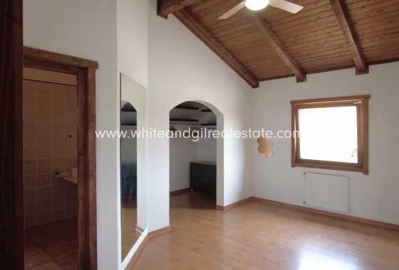 Sale - Villa  - Castalla