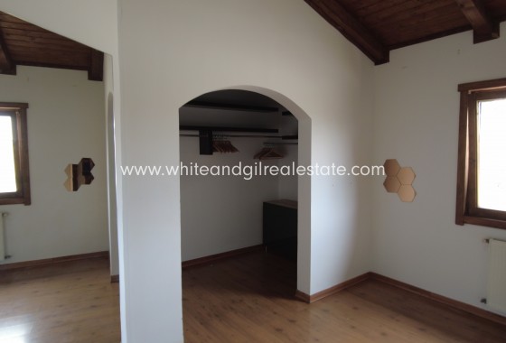 Sale - Villa  - Castalla