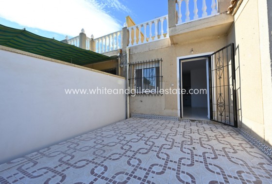 Sale - Townhouse - Torrevieja - Centro