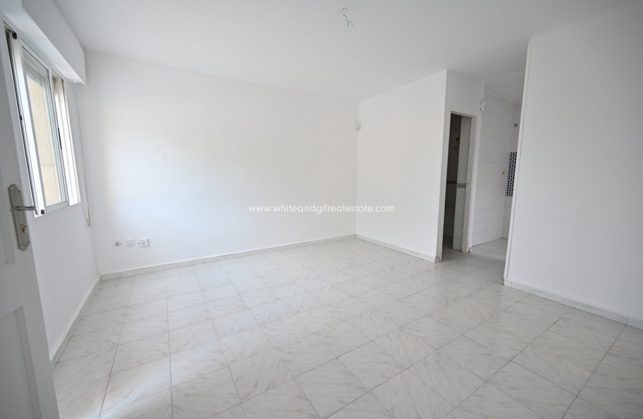 Sale - Townhouse - Torrevieja - Centro