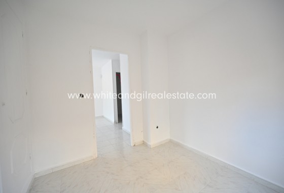 Sale - Townhouse - Torrevieja - Centro