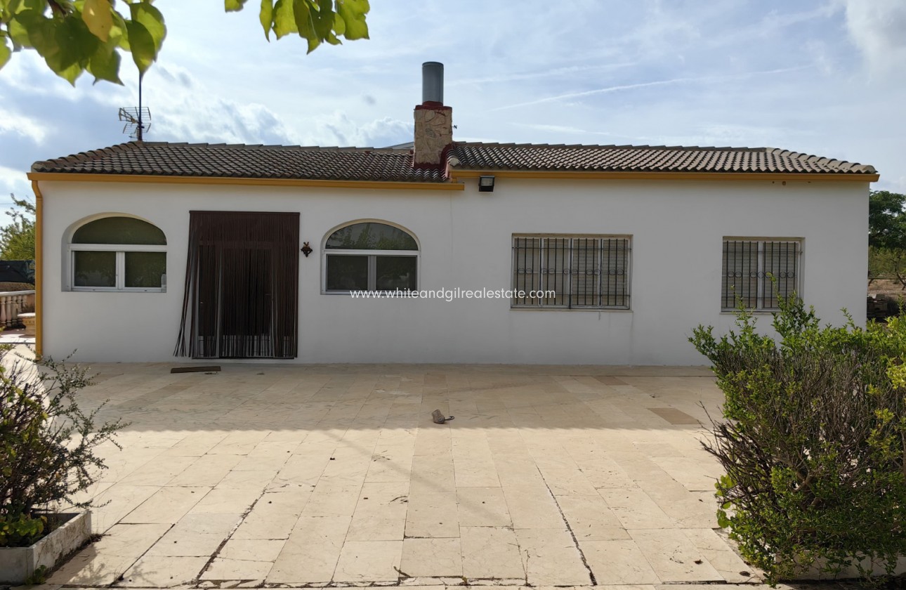 Sale - Country house  - Pinoso