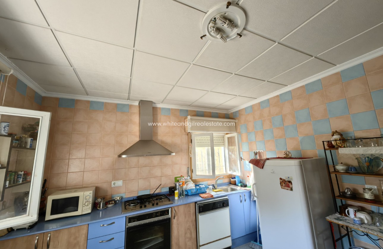 Sale - Country house  - Pinoso