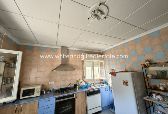 Sale - Country house  - Pinoso