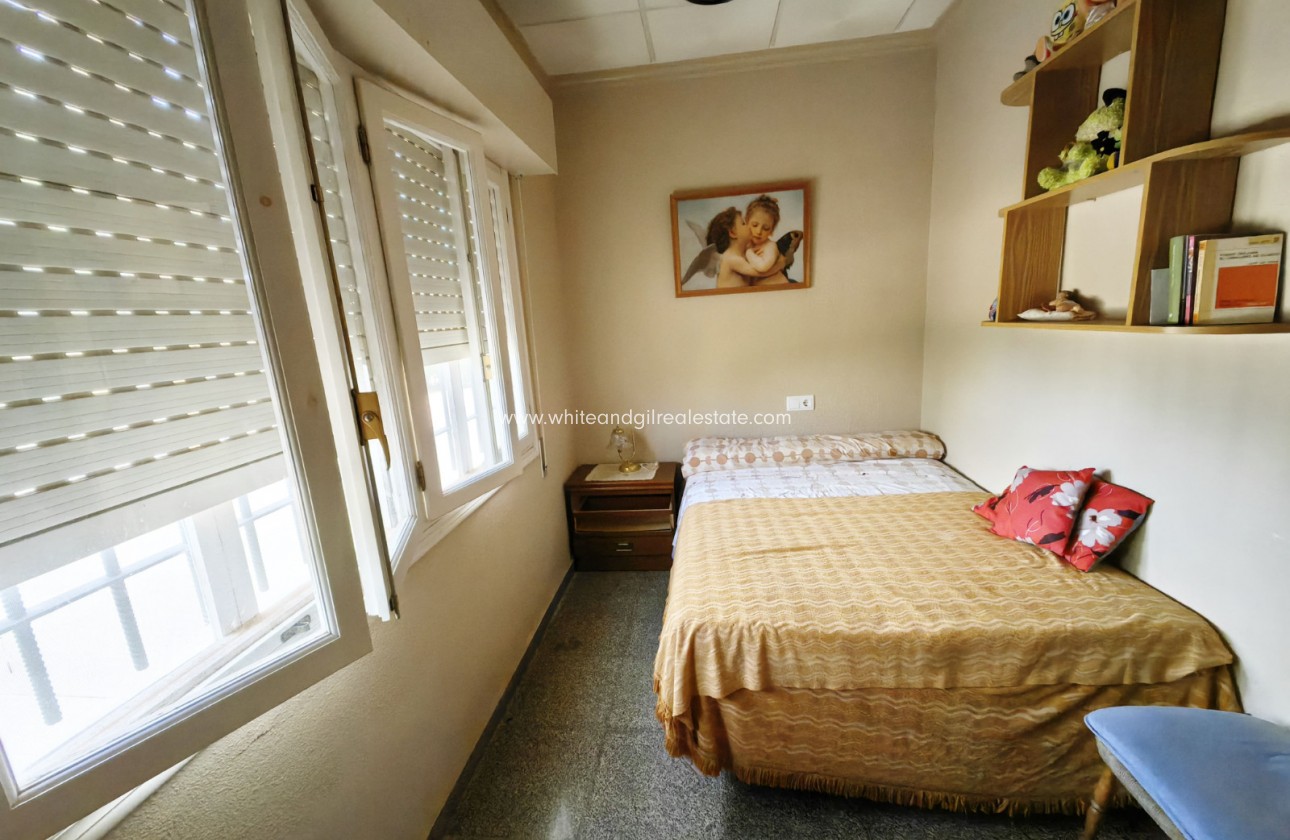 Sale - Country house  - Pinoso