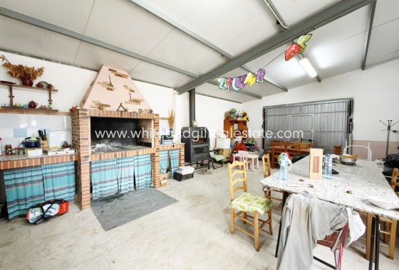 Sale - Country house  - Pinoso