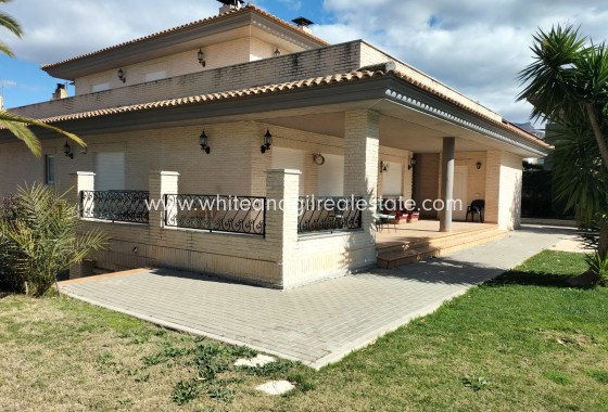 Sale - Villa  - Elda - Edge of town