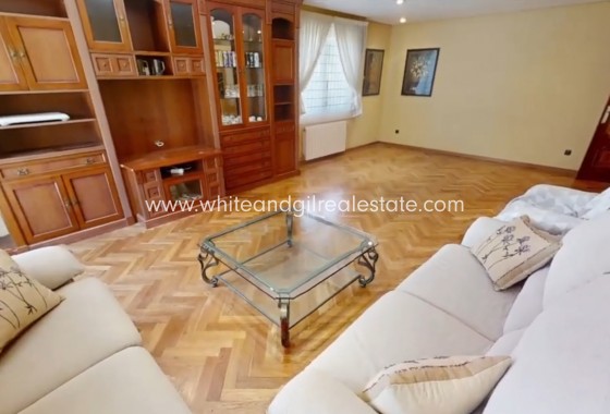 Sale - Villa  - Elda - Edge of town