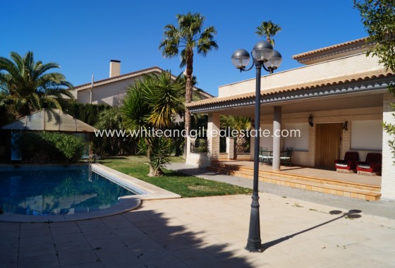 Sale - Villa  - Elda - Edge of town